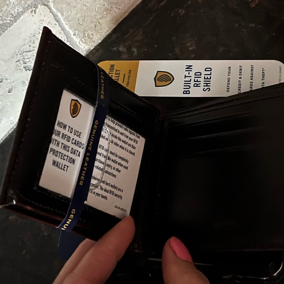 Mens Stafford RFID Shield Wallet - Picture 12 of 15